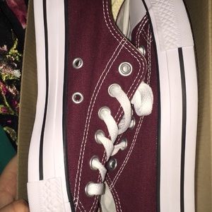 Maroon converse